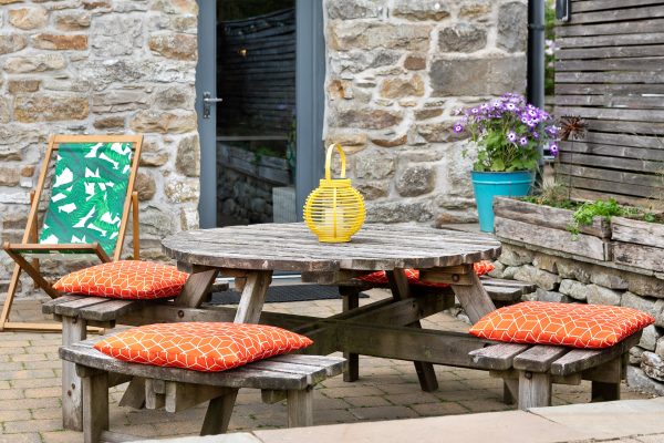 Charlotte-Gale-Yorkshire-Stays-Hawks-Barn-5823-Web