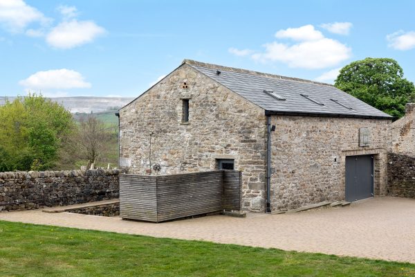 Charlotte-Gale-Yorkshire-Stays-Hawks-Barn-5853-Web